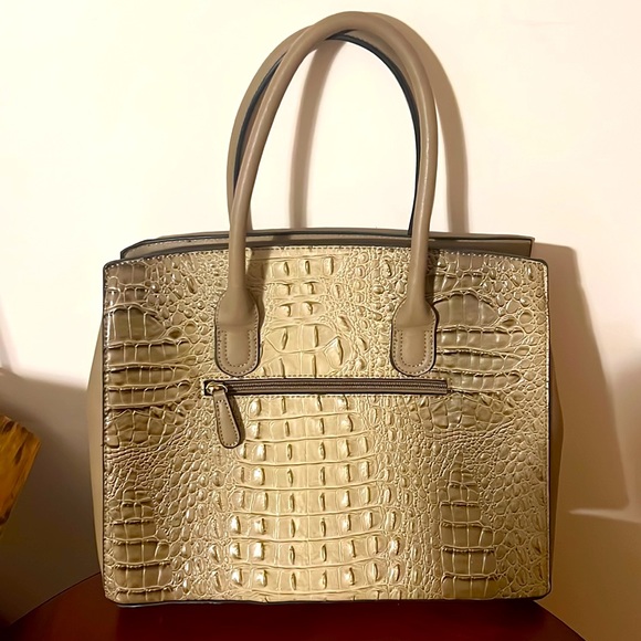 Large Faux Alligator Bag. NWOT. Absolutely New. Gold Trim. Many Pockets! - Picture 2 of 12
